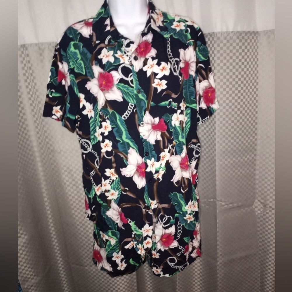 Men’s 2 piece Light Weight Hawaiian Beach Shirt and shorts